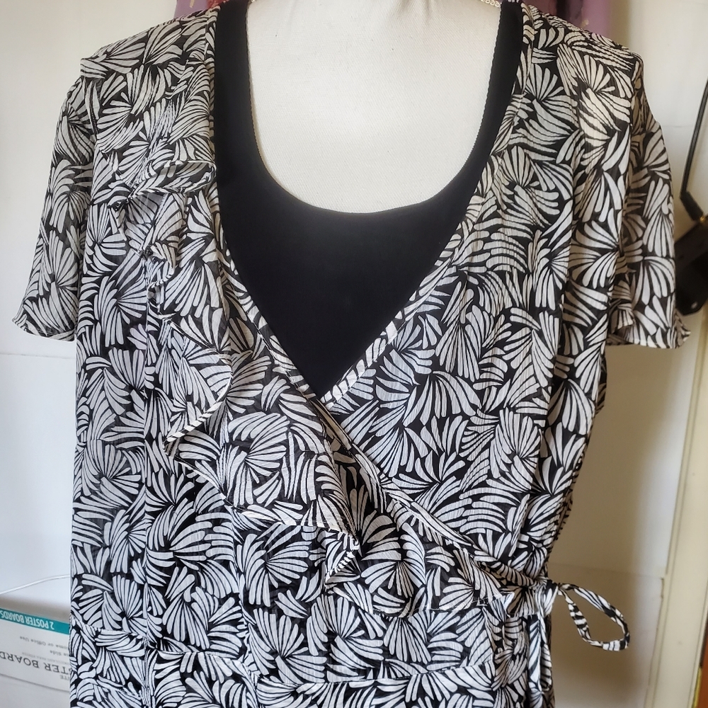 Lane Bryant Textured Sheer Tropical Leaf Angel Cap Sleeves Wrap Blouse 18/20